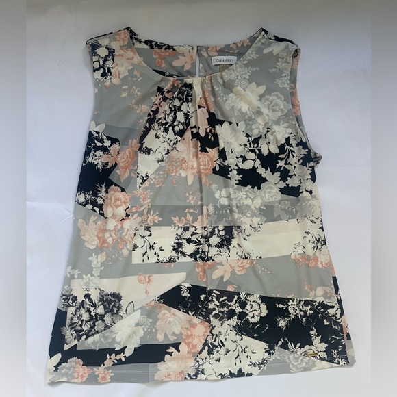 Calvin Klein Tops - Calvin Klein tank with pleaded neckline size XL, 95% polyester 5% spandex